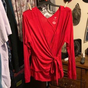 Livi lane Bryant wrap top nwot 14/16